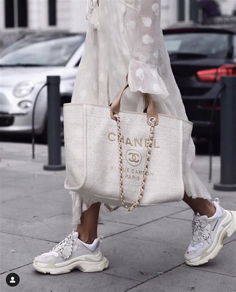 chanel deauville tote outfit|chanel deauville tote size comparison.